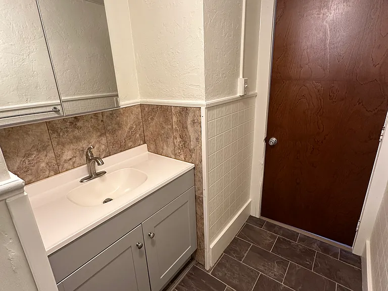 6 Walcott St #1R — Photo 6