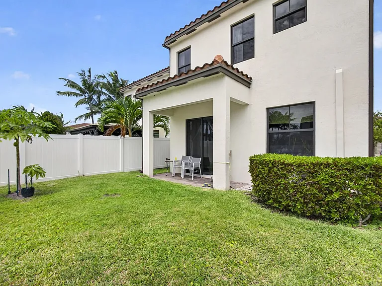 4009 Sequoia Pl — Photo 44
