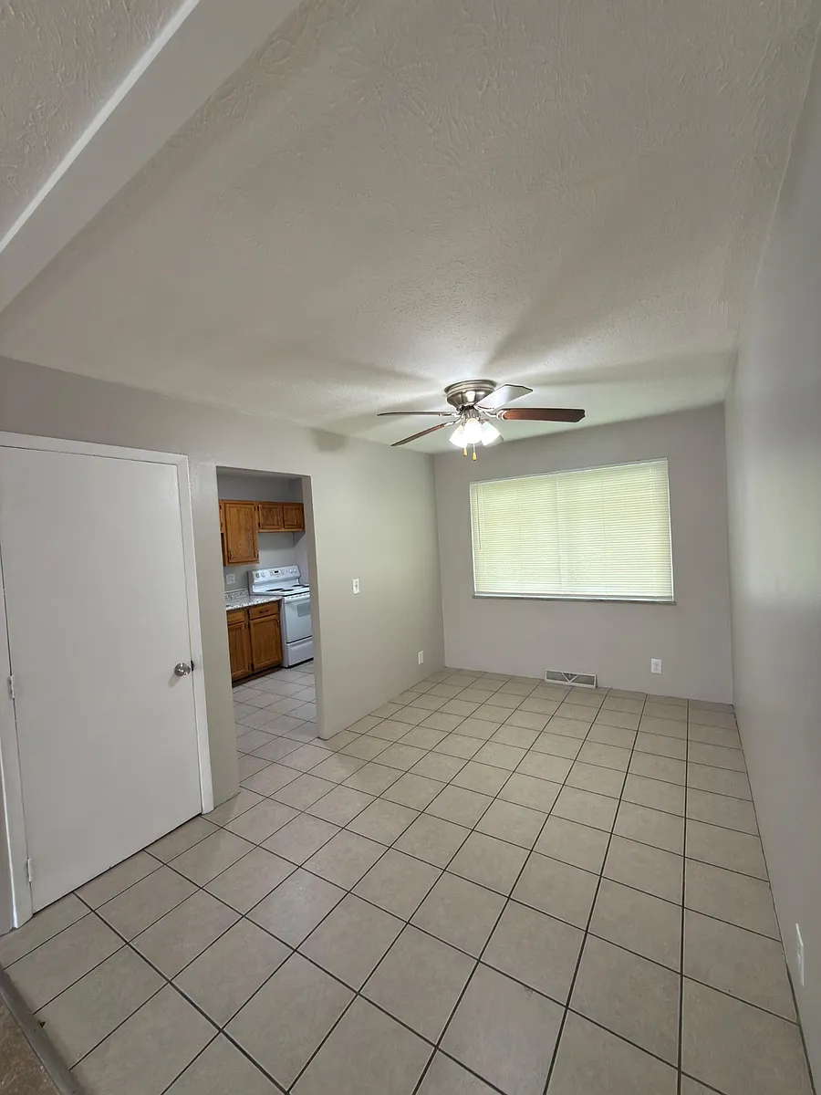 Building Photo - 6119 Stover Ave #2