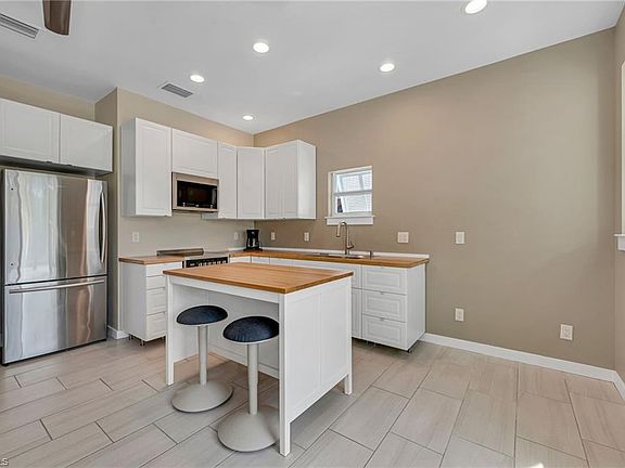 3rd image of 2364 Becca AVE