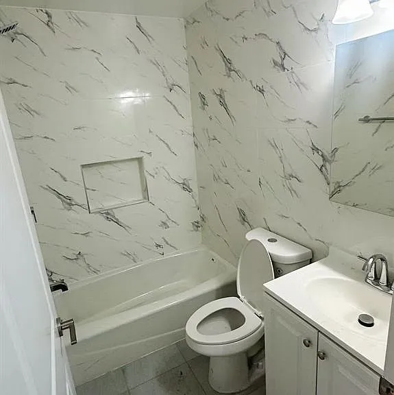 30-87 Steinway St #2F — Photo 6
