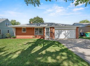 2027 Hillview Dr, Green Bay, WI 54302