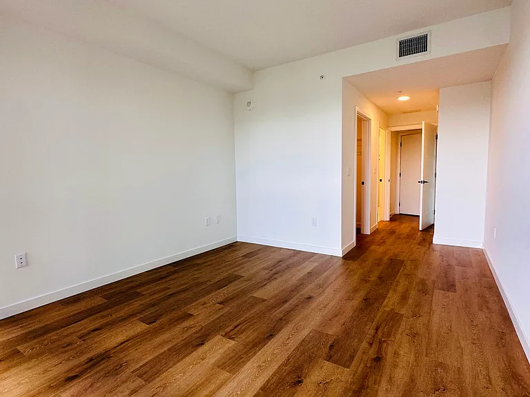 1652 NE 124th St #544 — Photo 11
