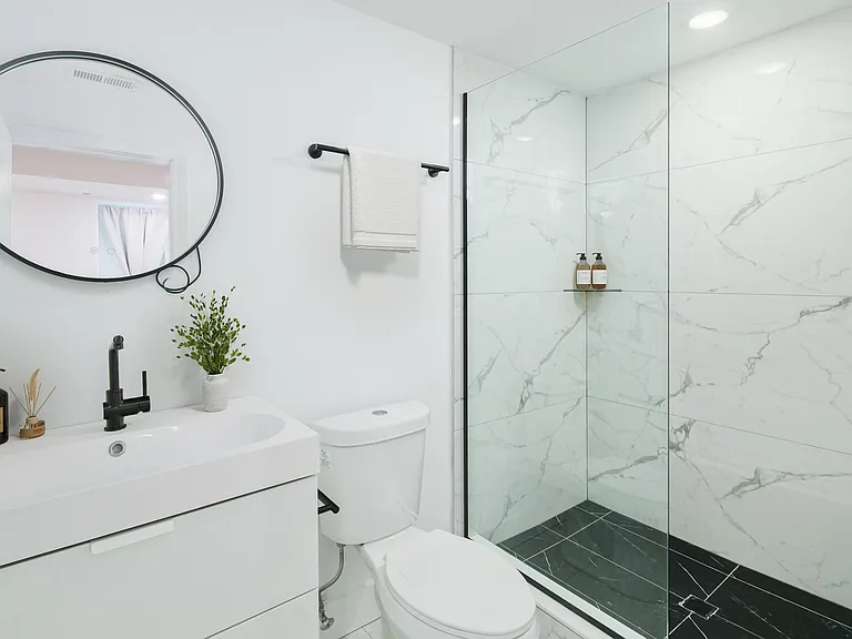 2602 W Oxford St #1 — Photo 5