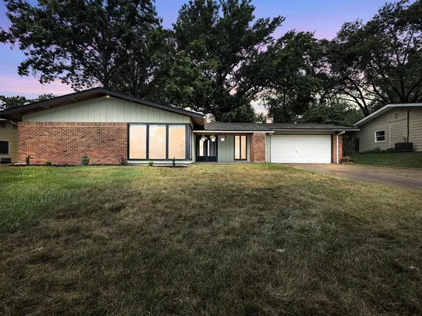 1635 Pepperwood Dr, Saint Louis, MO 63146