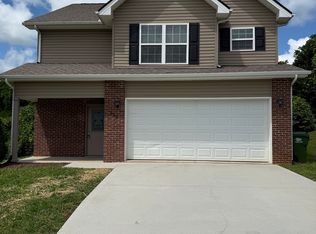 223 Covington Ln, Maryville, TN 37804