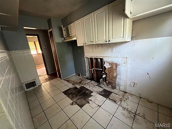 5th image of 10441 Spring Garden Dr
