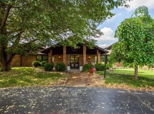 12520 Springdale Ln, Saint Louis, MO 63131