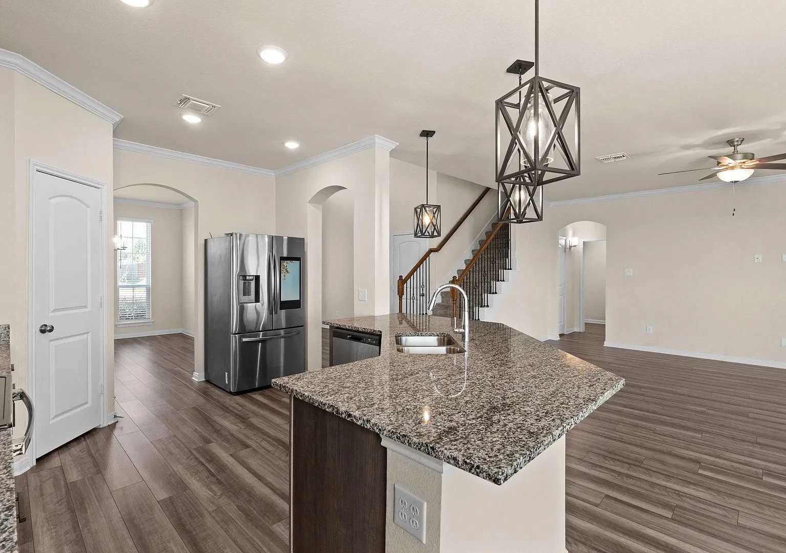 9818 Kensley Rose Dr — Photo 4