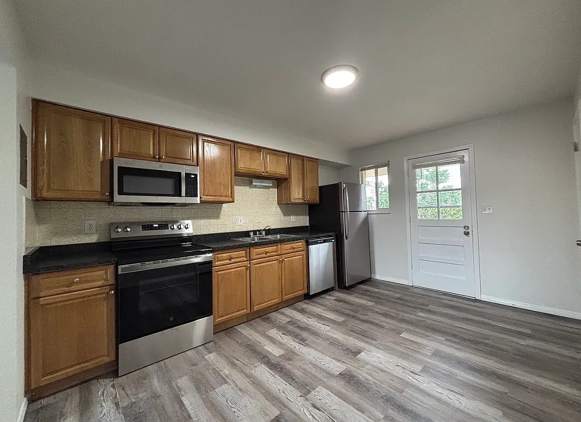 2 bed, 980 sqft, $1,750 — Photo 4