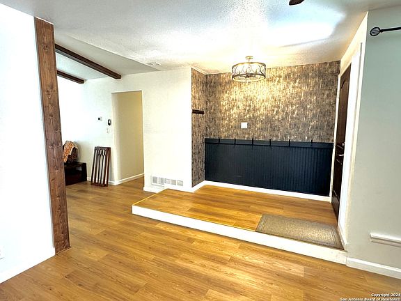 4th image of 10922 BROCKS GAP ST