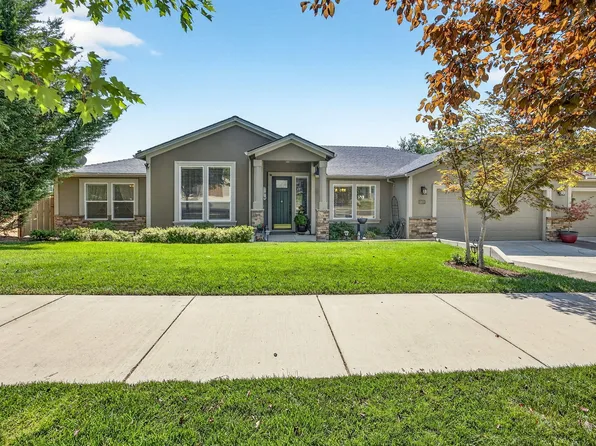 4408 Vista Pointe Dr, Medford, OR 97504