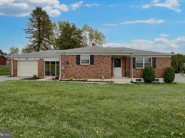 128 W Cloverdale Ave, Shrewsbury, PA 17361