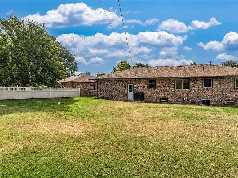 3321 Clove Cir — Photo 5