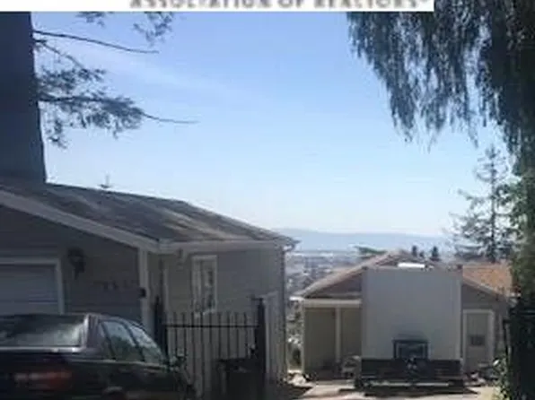 7887 Michigan Ave, Oakland, CA 94605