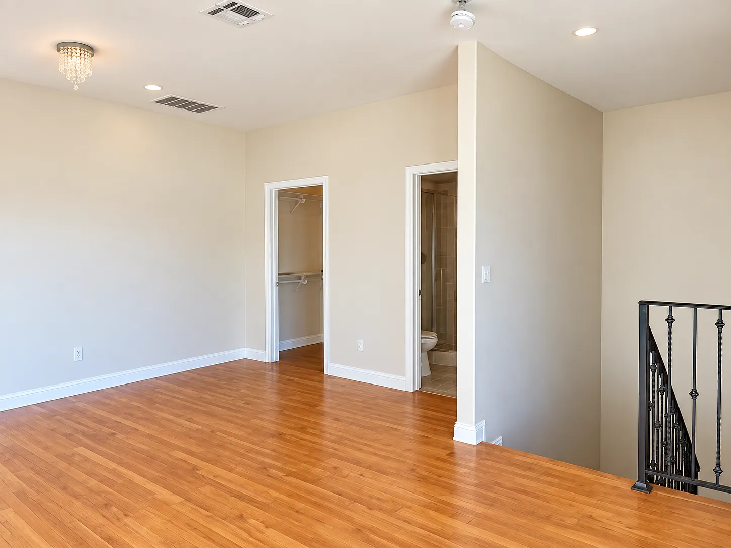 3 bed, 1700 sqft, $3,895 — Photo 4