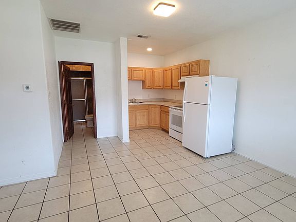 3rd image of 527 21st Ave