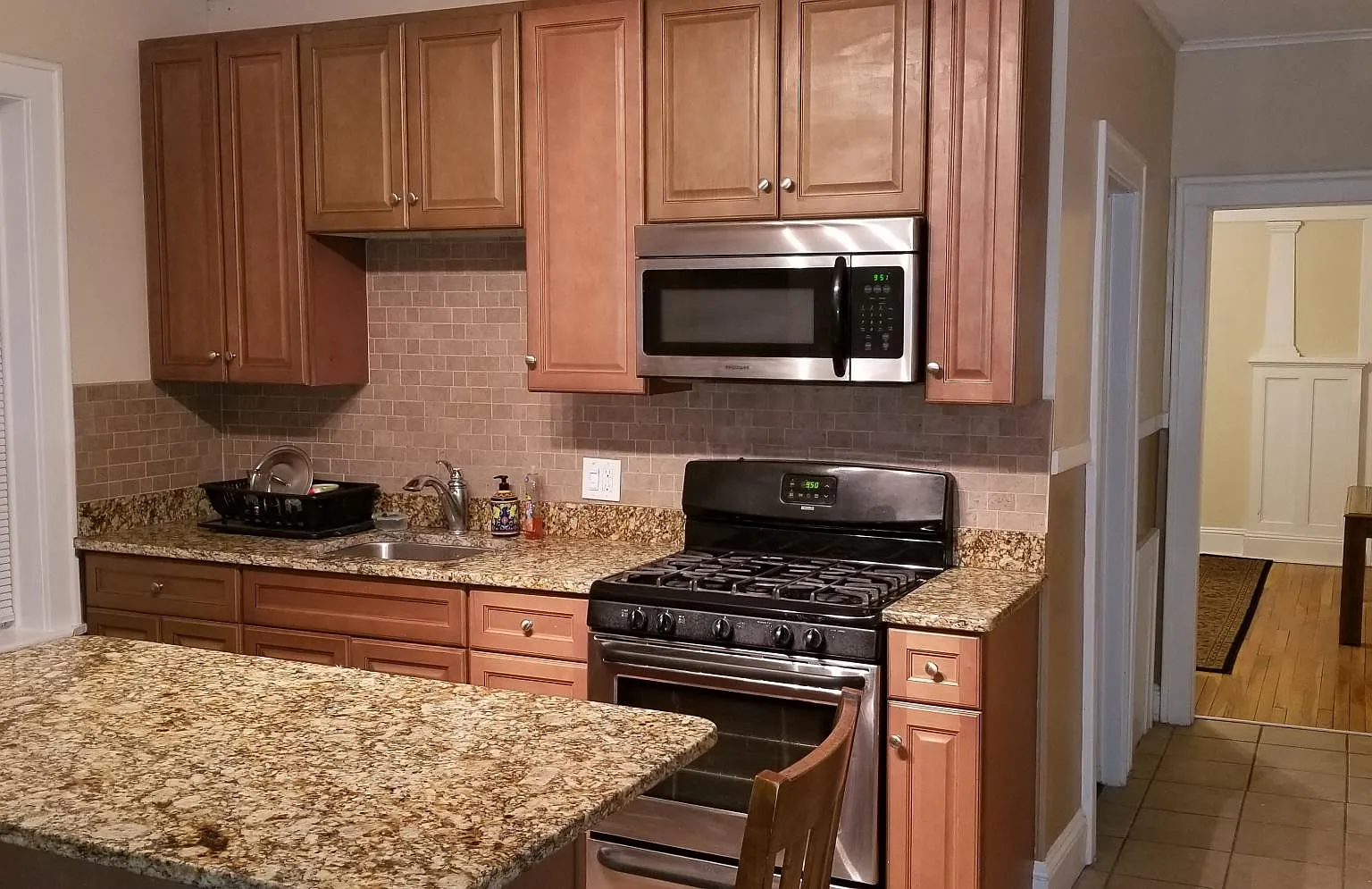 4 bed, 1400 sqft, $800 — Photo 1