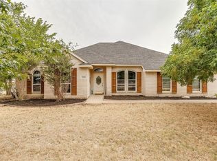 1000 Round Hill Rd, Fort Worth, TX 76131