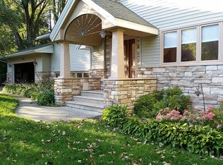 3905 Vandan Rd, Minnetonka, MN 55345