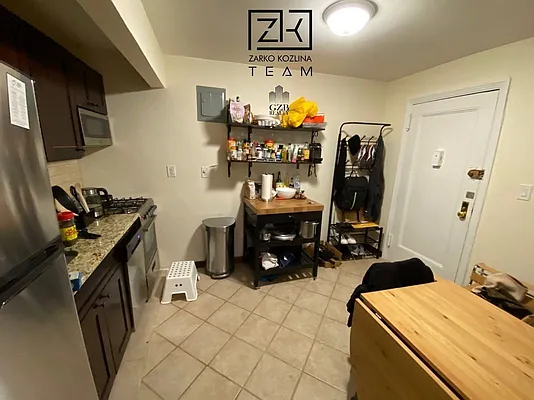 Rented by Avenues Real Estate | media 10