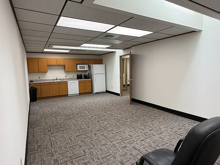 217 E Woodin Ave #2-F — Photo 9