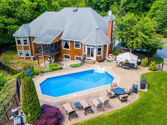 15 High Point Drive