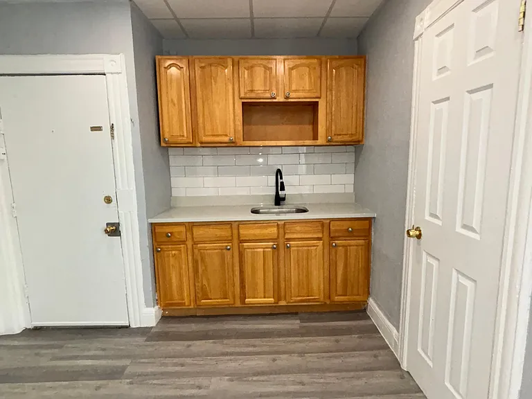 37 Parker Ave #6 — Photo 3