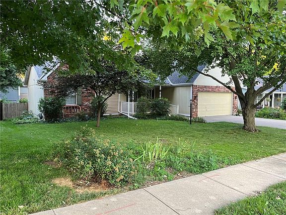 2nd image of 2807 N 39th Ter