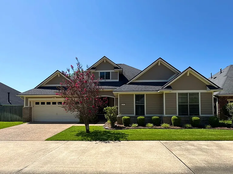 297 Eagle Bend Way — Photo 1