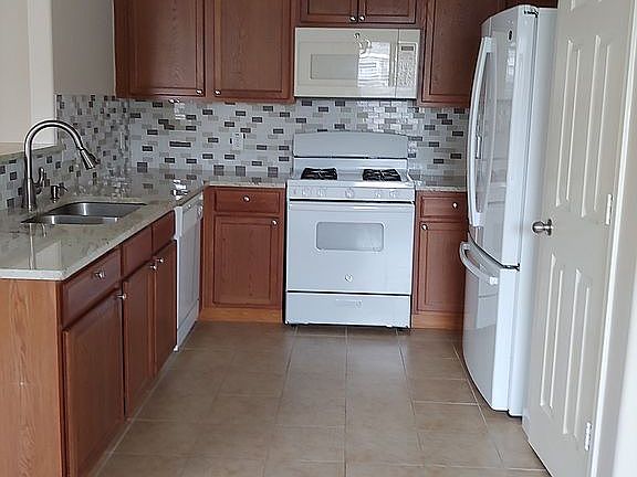 3rd image of 10414 Iris Lake Ct
