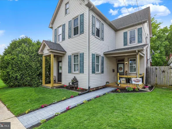 127 Church Ave, Ephrata, PA 17522