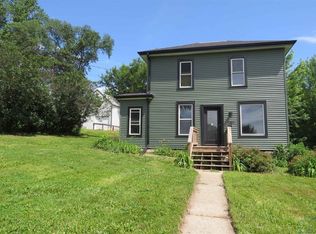 128 Spruce St, Cherokee, IA 51012