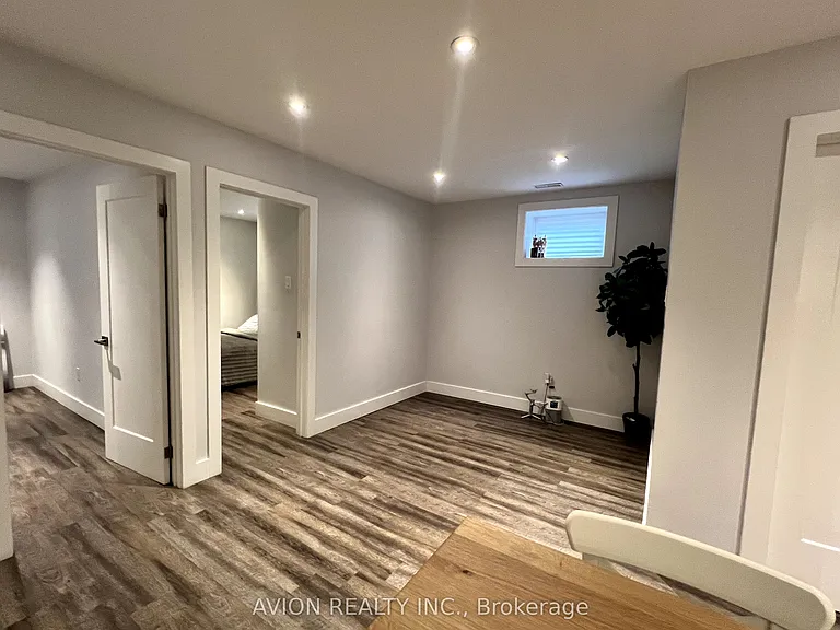 28 Monarchdale Ave #BASEMENT — Photo 11