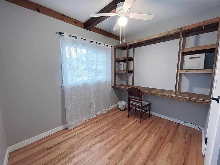 715 W Olive St — Photo 3