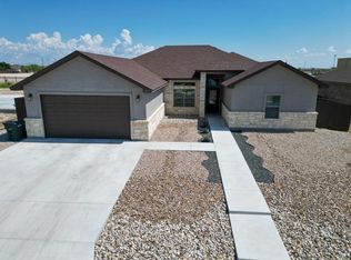 427 Pitaya Ln, Del Rio, TX 78840