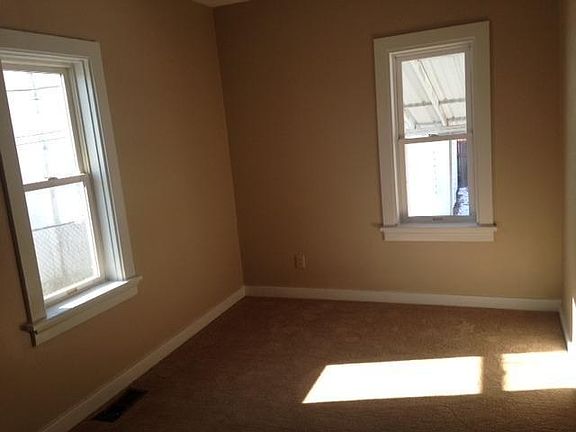 5th image of 1721 Barney Ave