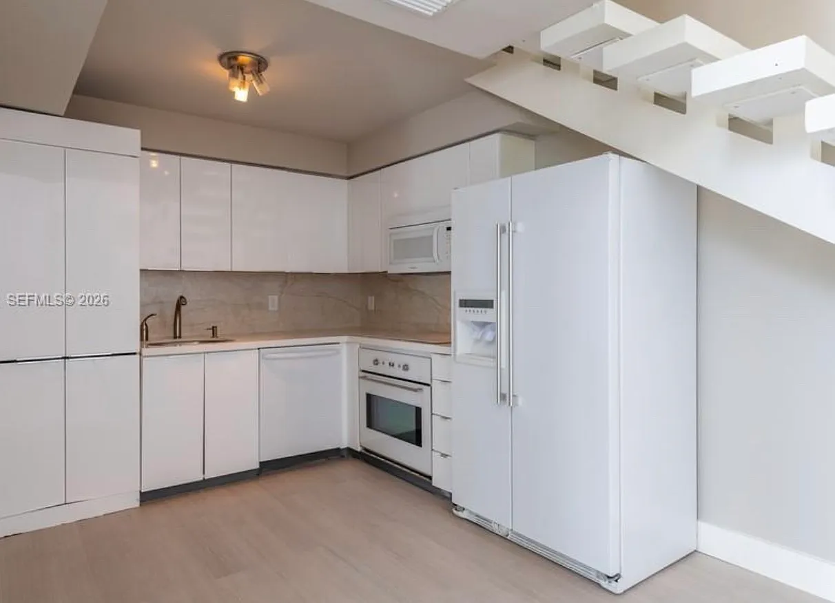 2 bed, 1194 sqft, $5,800 — Photo 2