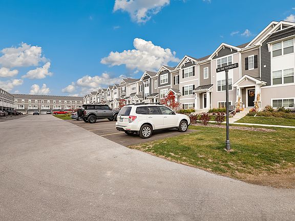 3rd image of 8746 Clover Ln