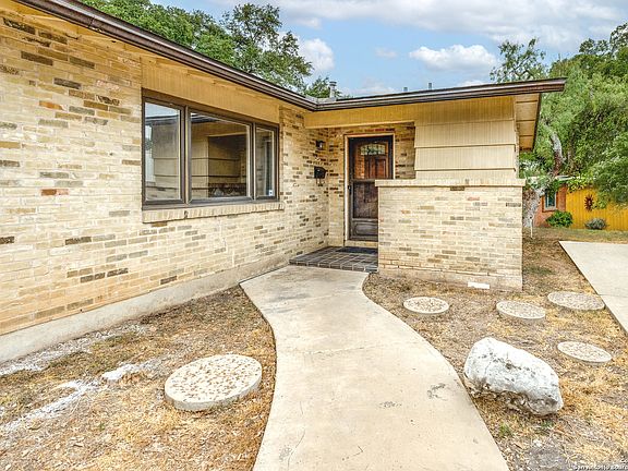 3rd image of 1302 Viewridge Dr