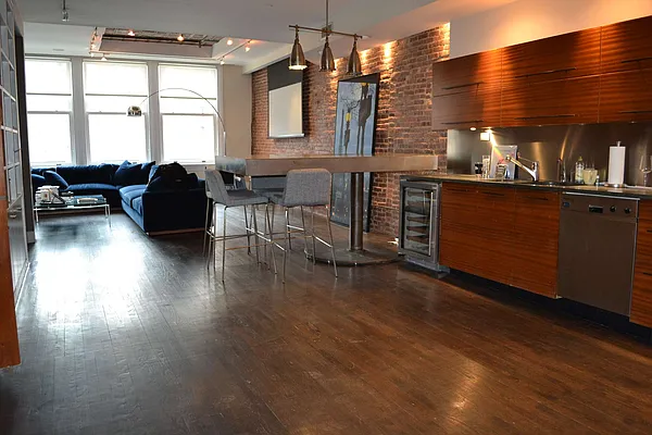 Rented by Tabak Real Estate | media 18