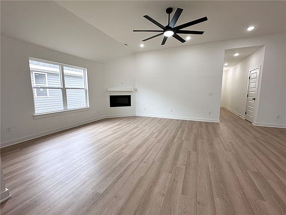 4th image of 1724 Gerald Shay Rd