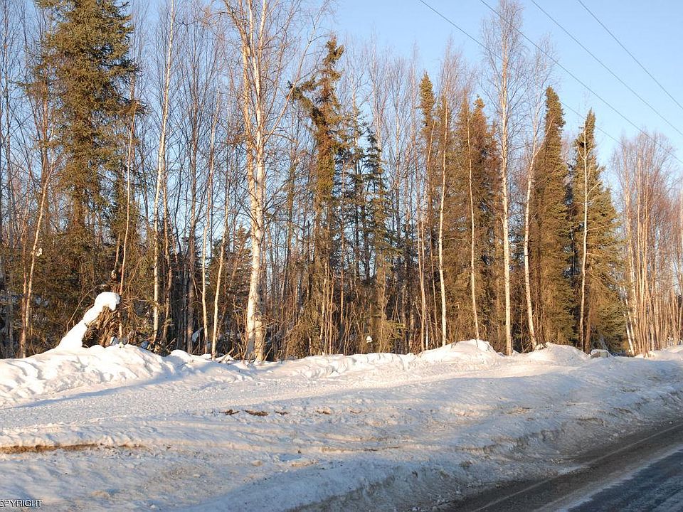 2nd image of 24281 W Long Lake Rd
