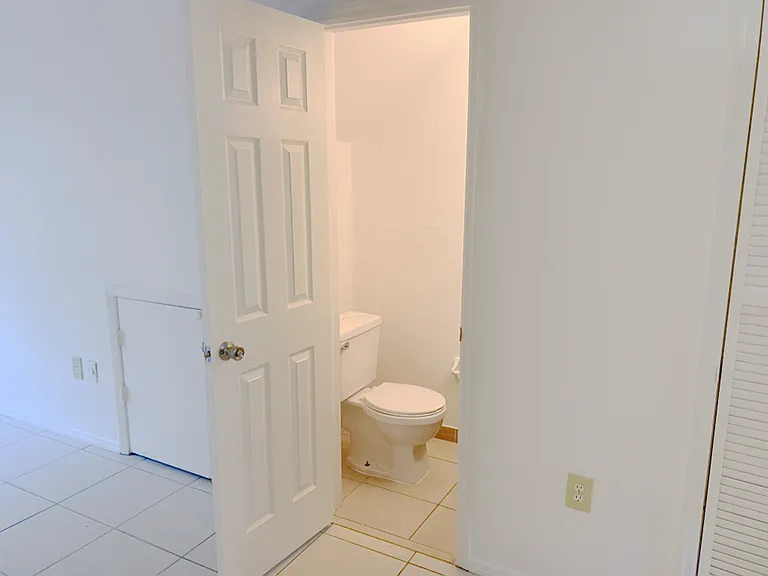 3906 SW 26th Terrace — Photo 11