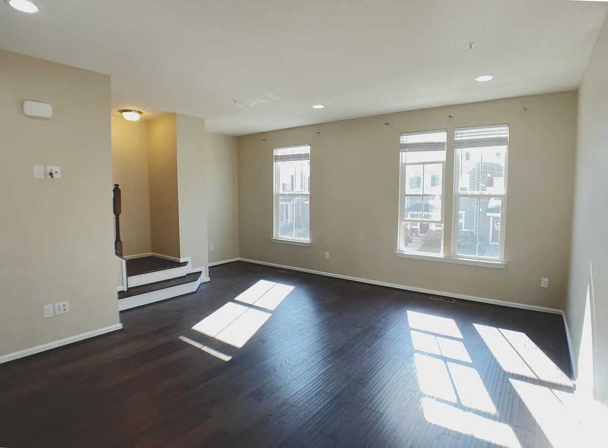 2nd floor - Living room - 606 N Atwater Dr