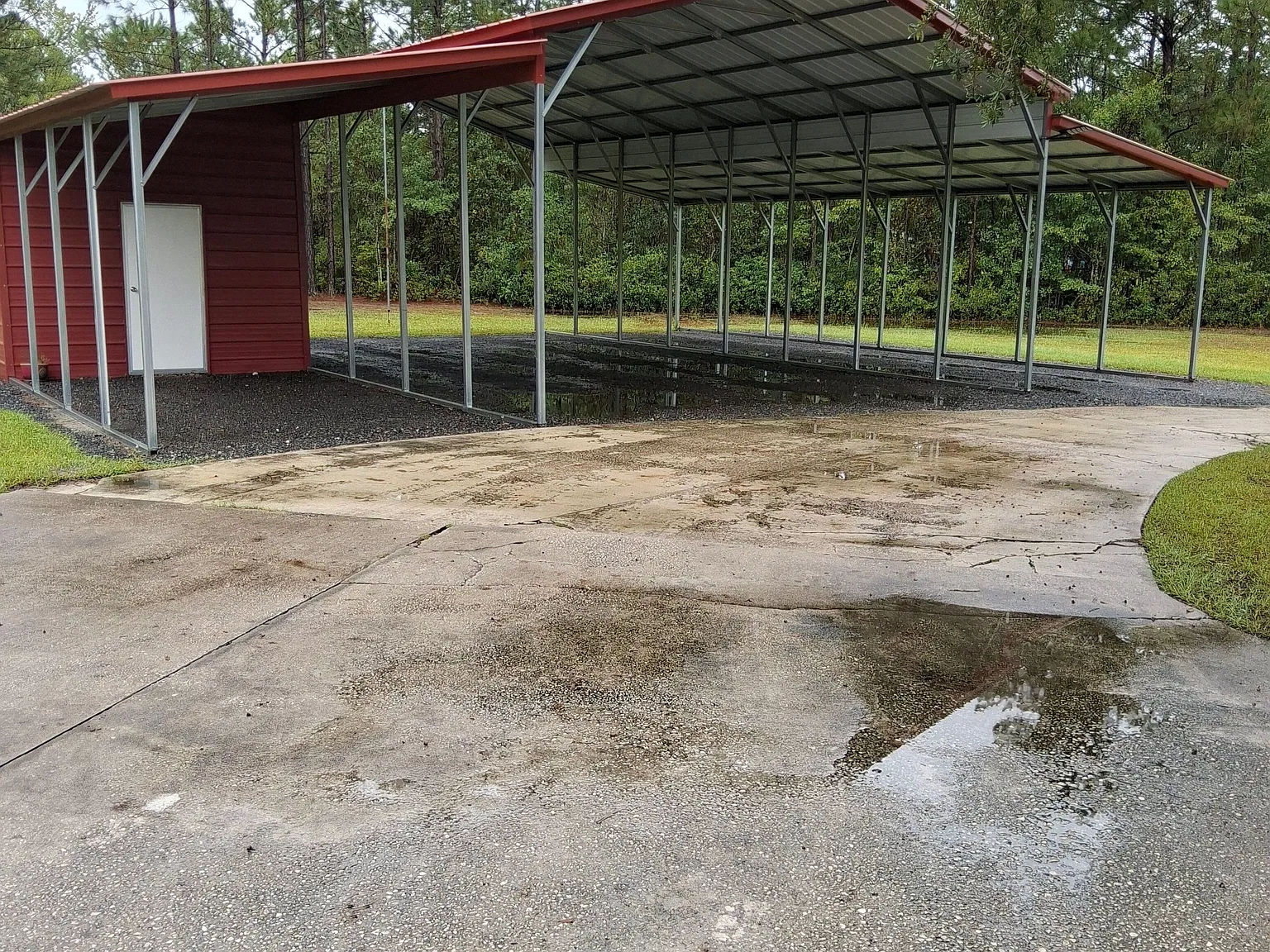 3 bed, 2.0 bath, 2100 sqft, $2,000 — Photo 2