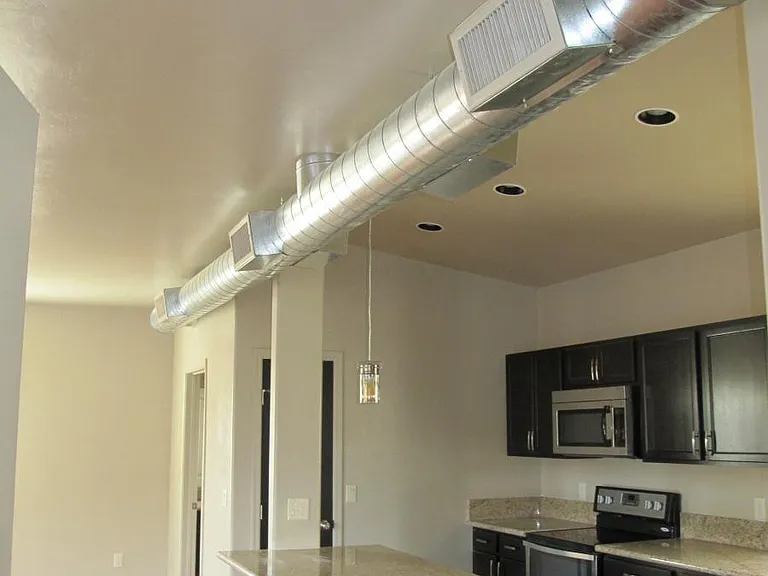 2524 E Lind Rd — Photo 12