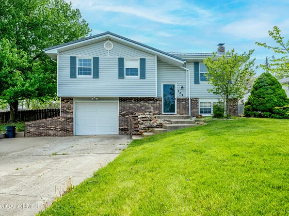 102 N Prairie St, California, MO 65018