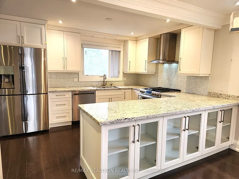 207 Bayview Fairways Dr — Photo 4