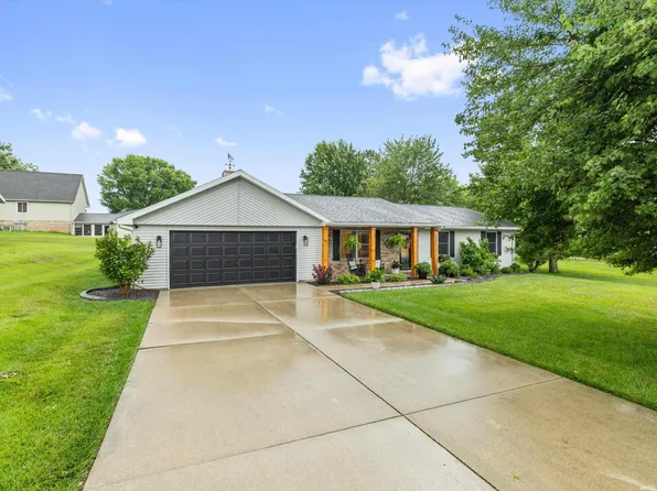 258 S Poinsettia Dr, Santa Claus, IN 47579